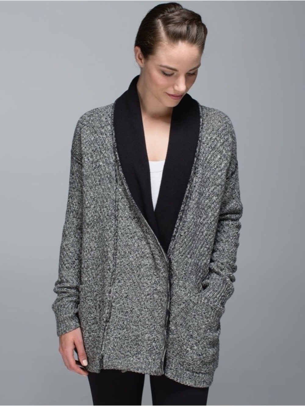 Lululemon Post Practice *KNIT Cardigan
Ghost / Black Like 🆕 ✨🍂
